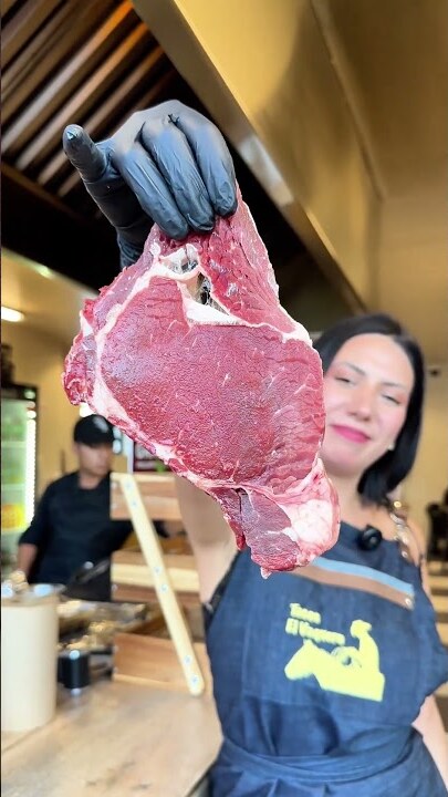 Corte de carne fresco, listo para la parrilla